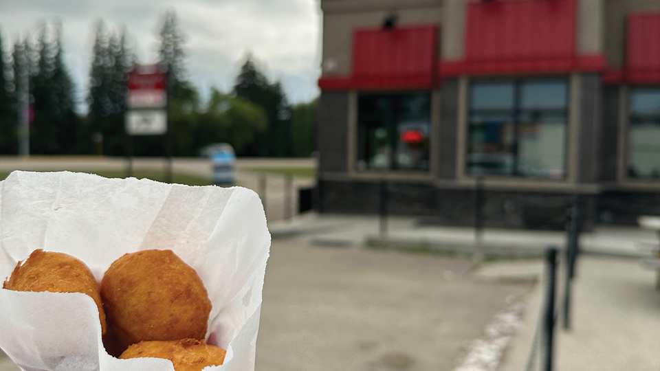 Burger Bar in Calmar with a close up of corn fritters